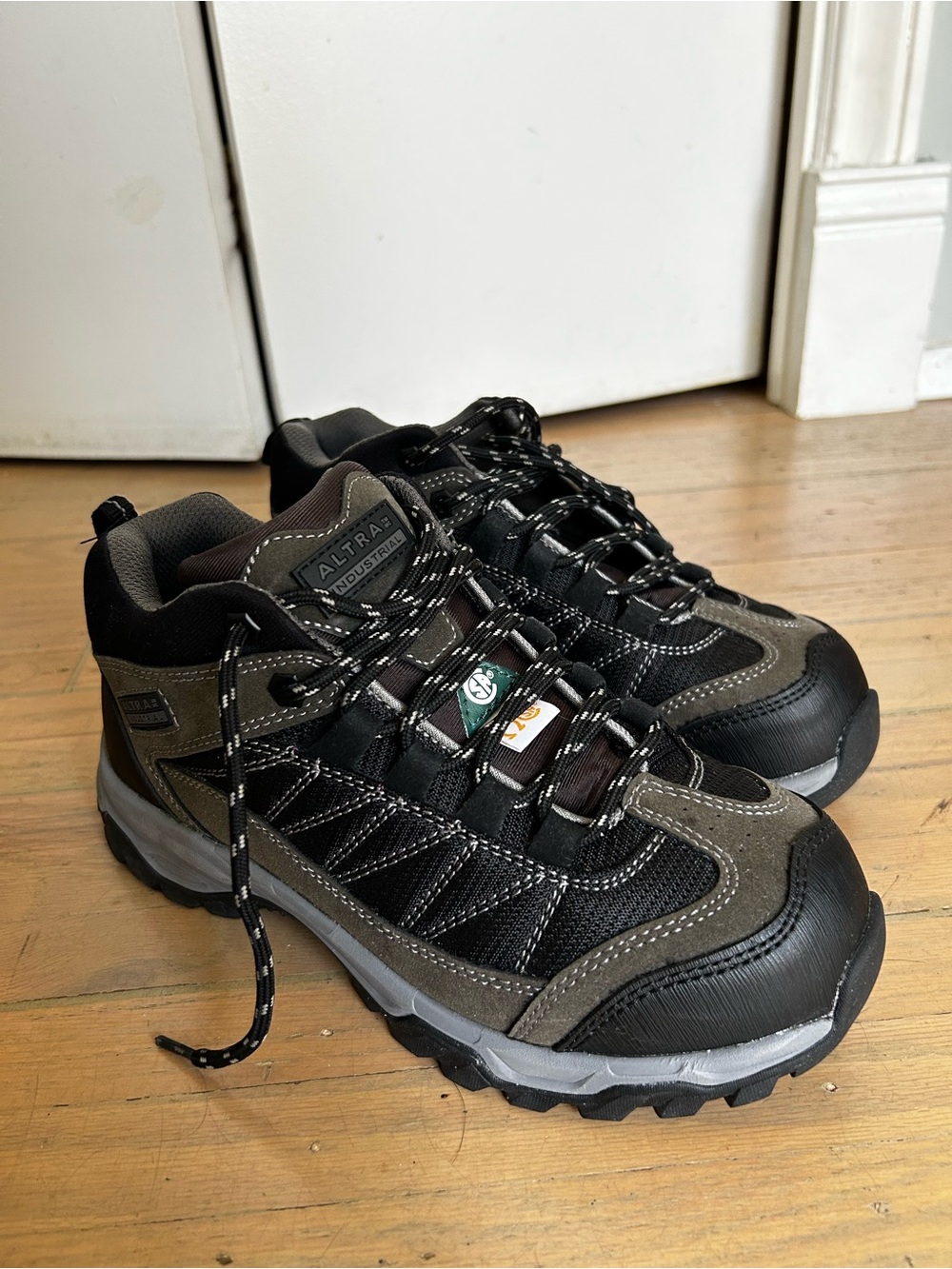 Altra Industrial Women’s CSA Safety Work Shoes